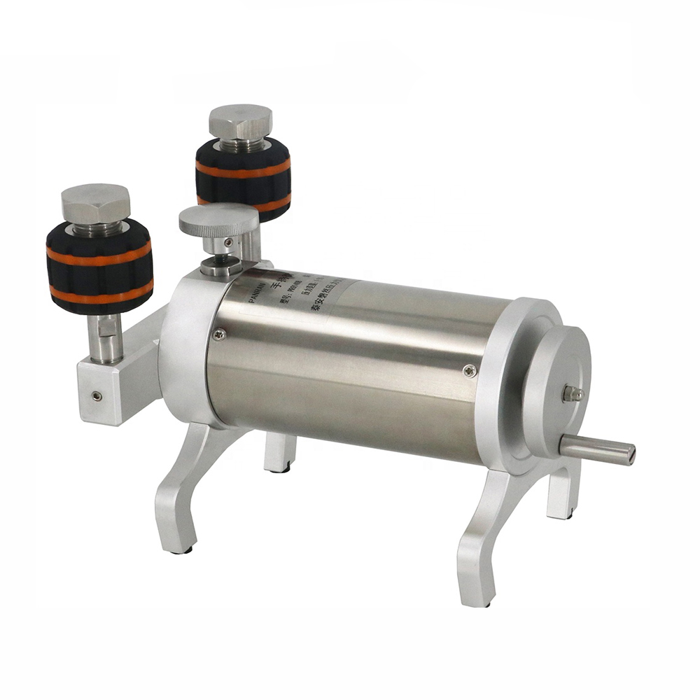 Lightweight portable pressure micro-manometer pump